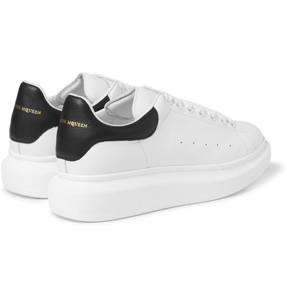 OVERSIZED LEATHER SNEAKER